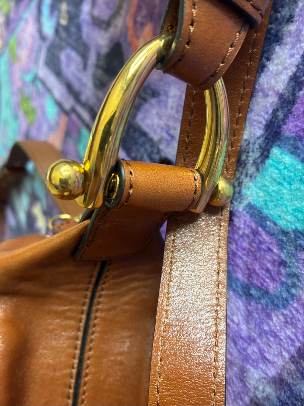 Chloé Small Pareto Bag with Gold Hardware - Picture 4 of 11